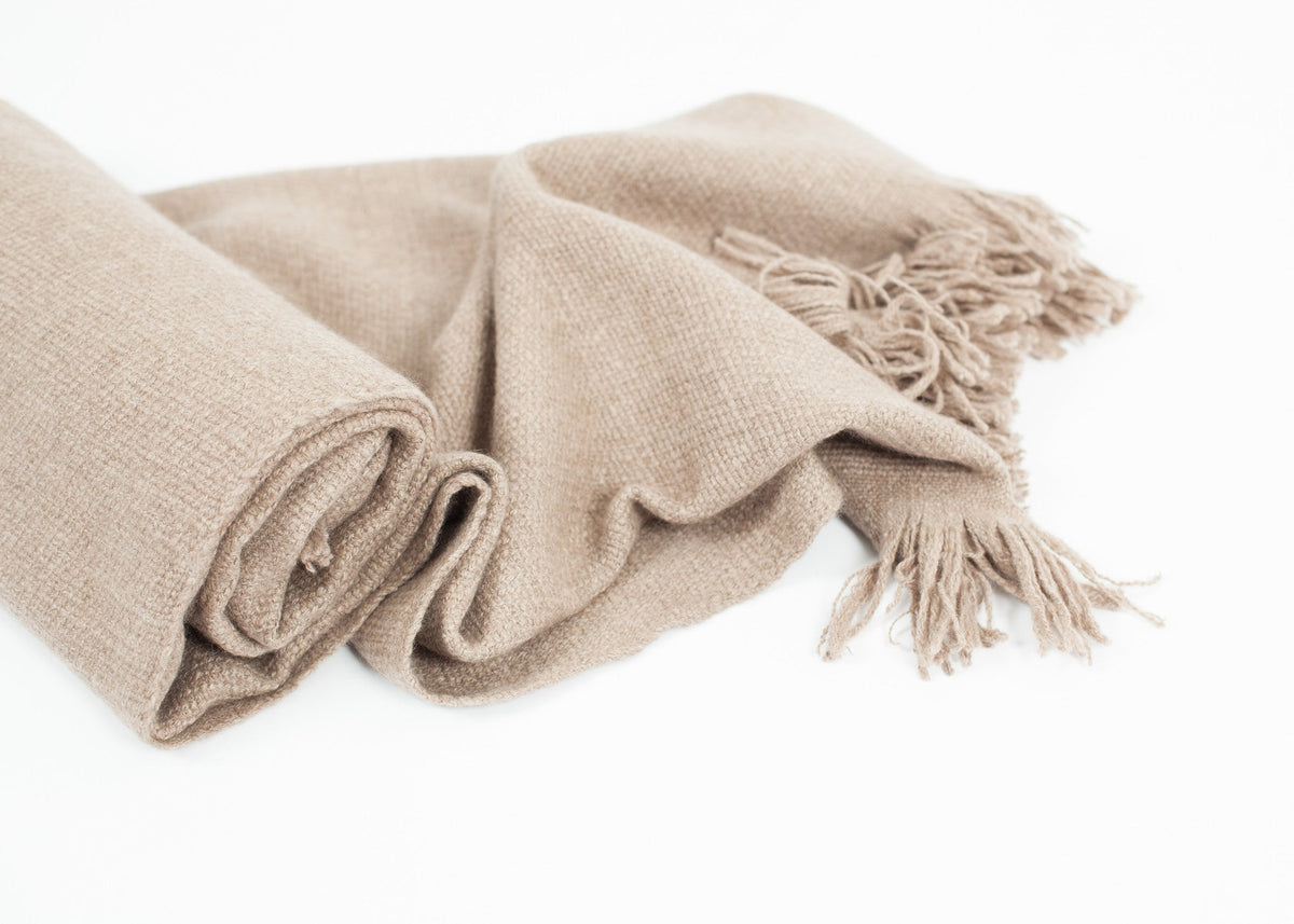 Coperta con nappe in cashmere marrone